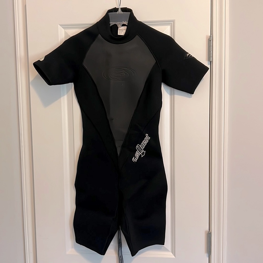Sea quest 7 / 8 black wetsuit